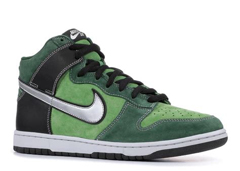 green nike high dunks.